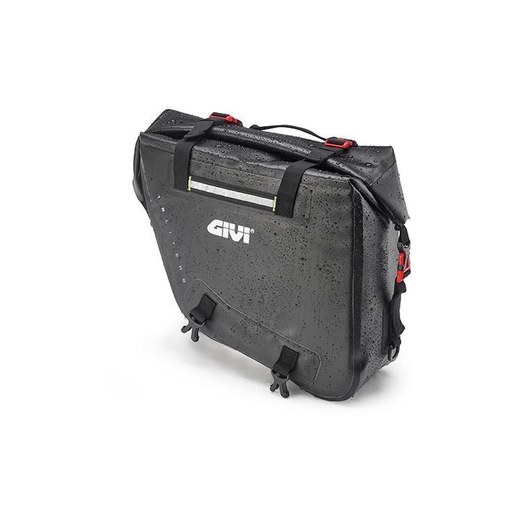 Image Title givi-grt718-motorcycle-saddlebags-wet